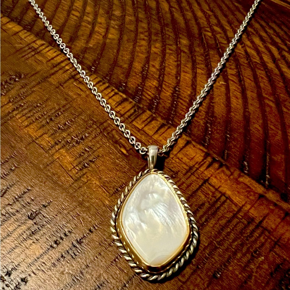 James Avery Alessandra Collection Mother of Pearl Pendant